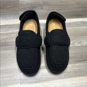 🇺🇸 Foamtreads diabetic Black Velcro Loafers / slippers size 10